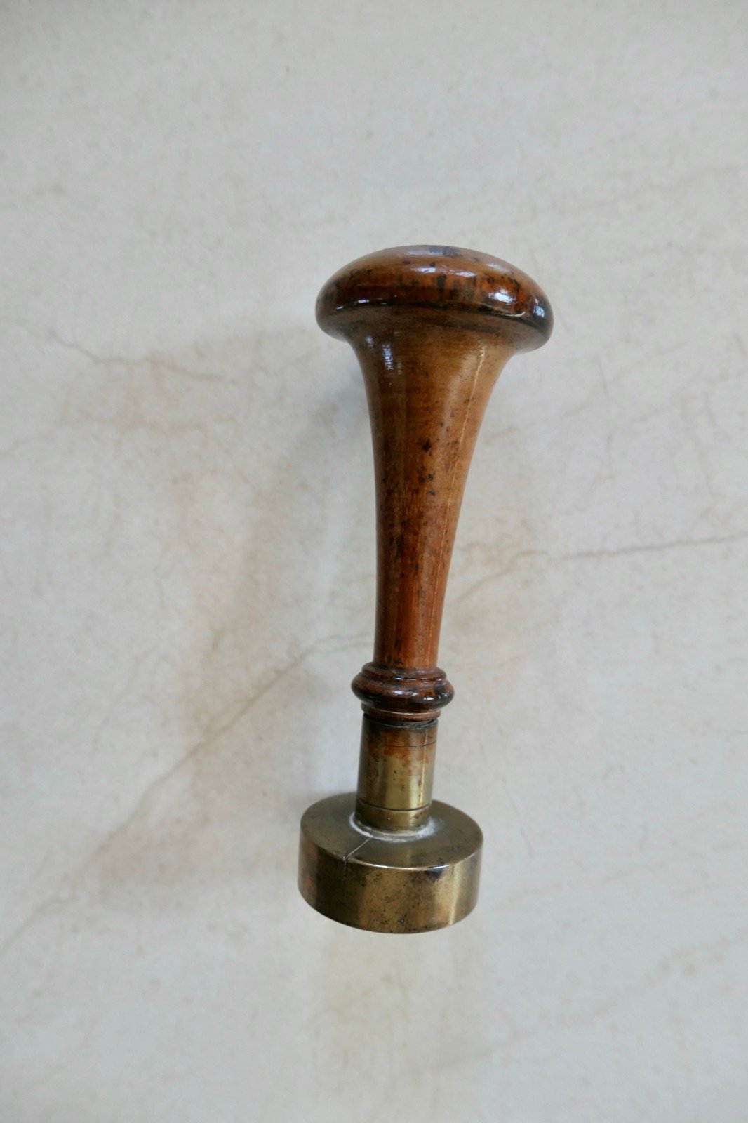 Sello antiguo de madera y bronce
