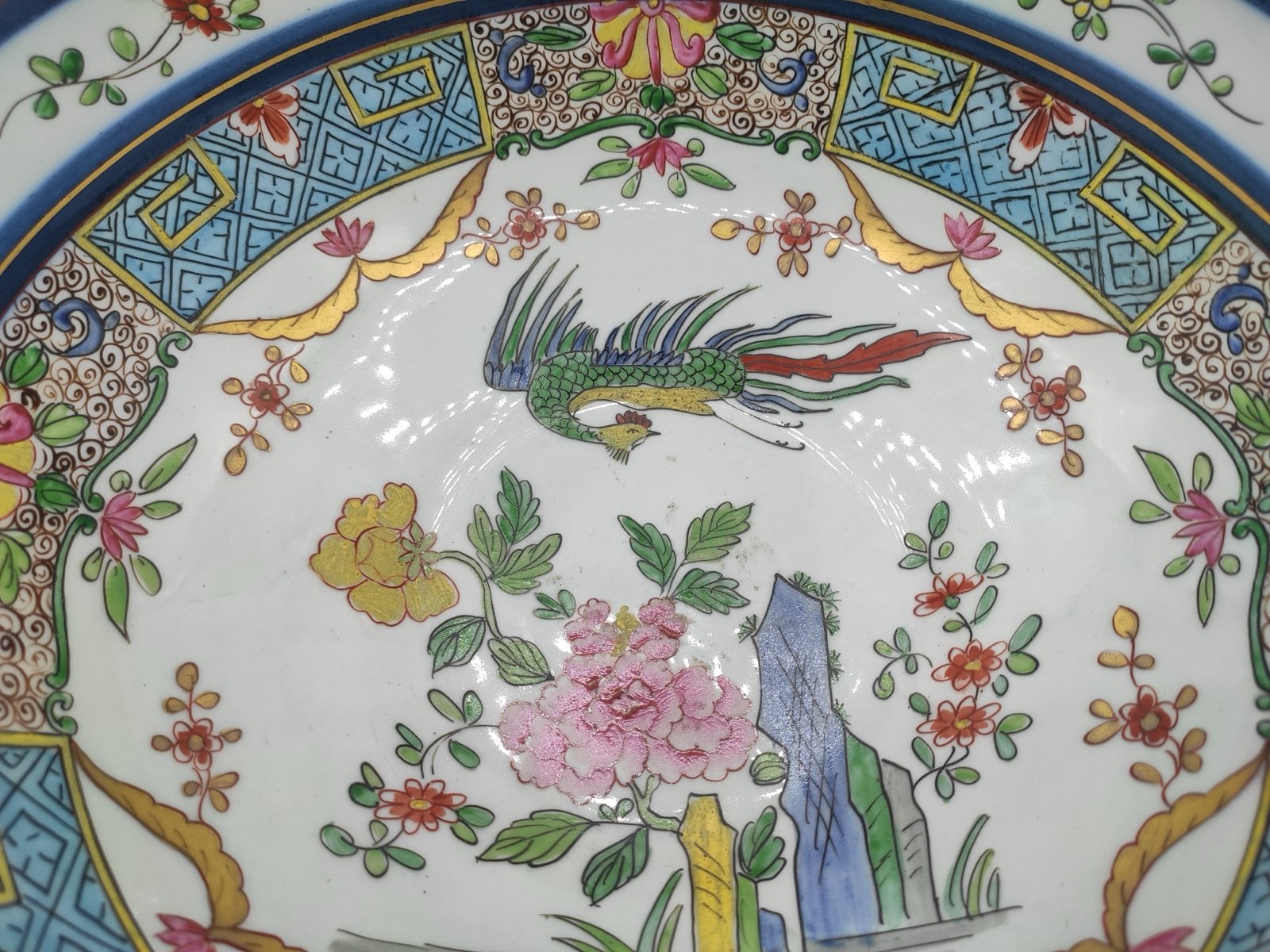 Ensaladera de estilo oriental en porcelana y bordes en plata de Masrie