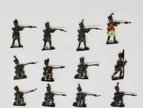 12 SOLDADOS DE PLOMO- 51 MM