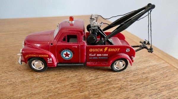 Coche escala 1953 chevrolet 3100 wrecker